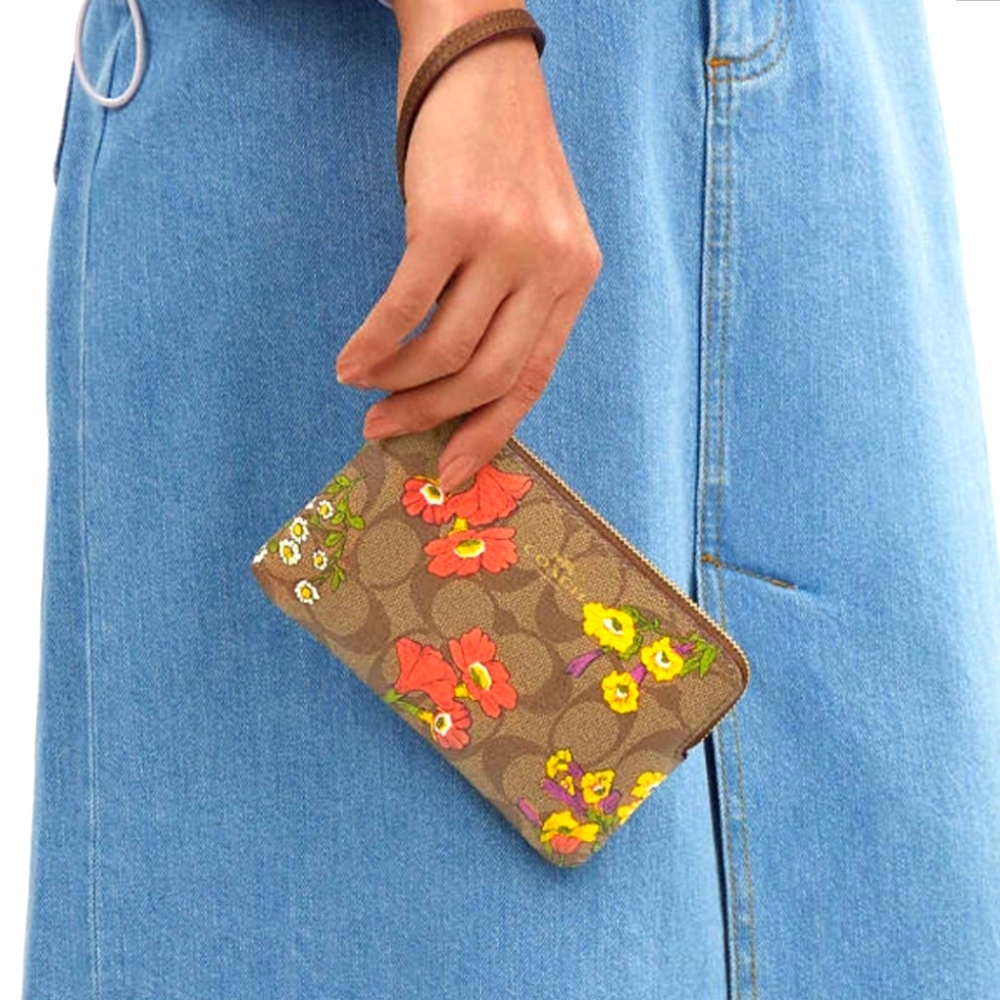 Coach Signature Canvas Corner Zip Wristlet With Floral Print **FAST SHIPPING** - Picture 3 of 6